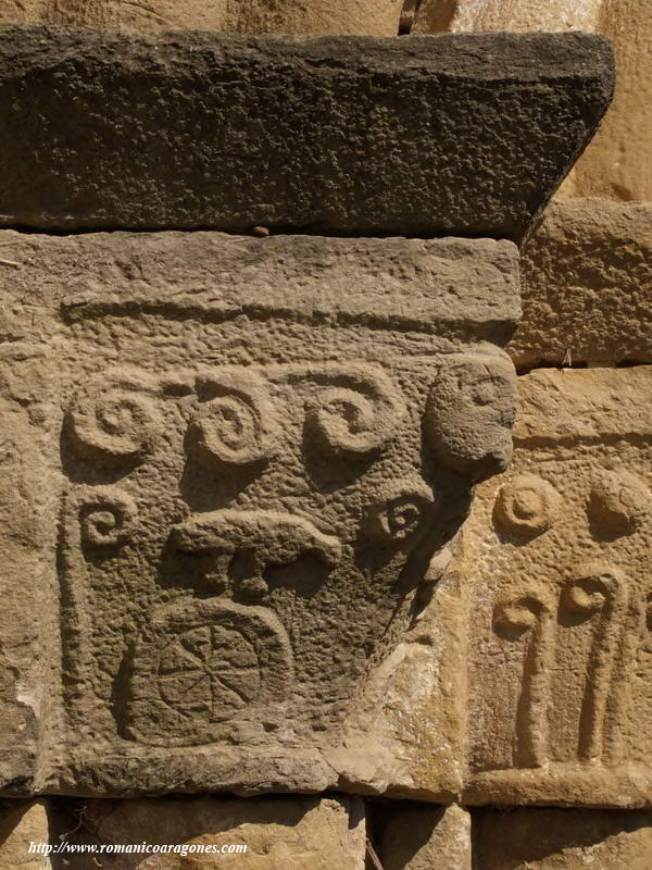 DETALLE DE CAPITEL